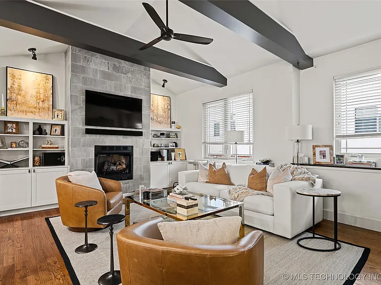 1407 S Saint Louis Ave #B — Photo 16