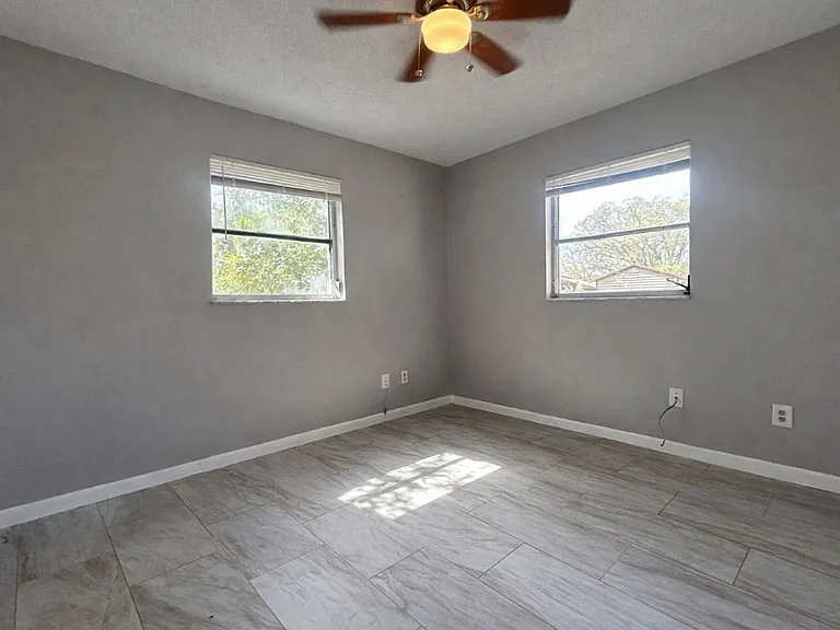 424 Cactus Cir — Photo 14