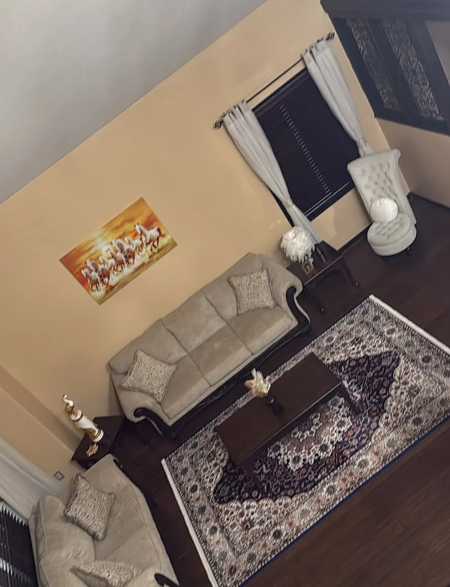 5 bed, 2961 sqft, $995 — Photo 2