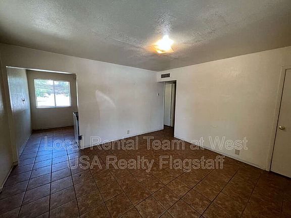 4th image of 117 E Ellery Ave #1