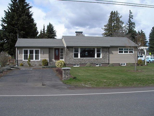 2nd image of 3756 Belmont Dr