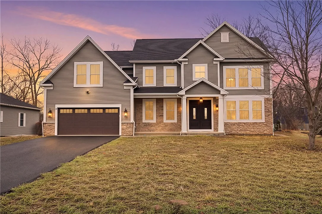 6 bed, 3.5 bath, 2696 sqft, $5,995 — Photo 1