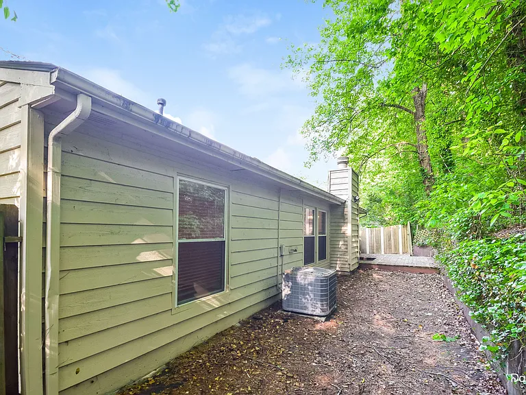 5219 Martins Crossing Rd — Photo 14