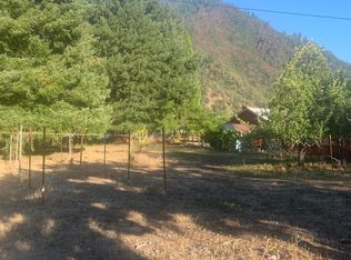 86 Riverside Ln, Willow Creek, CA 95573