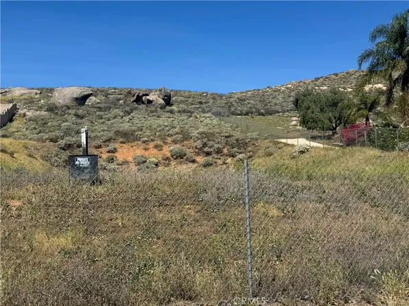 3829 Scenic Dr #4, Riverside, CA 92509