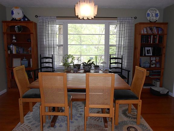 Formal living/dining room