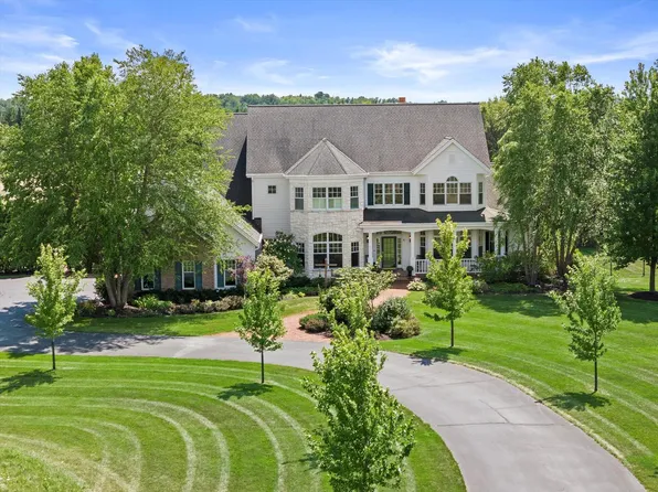 3199 North Canterbury LANE, Oconomowoc, WI 53066