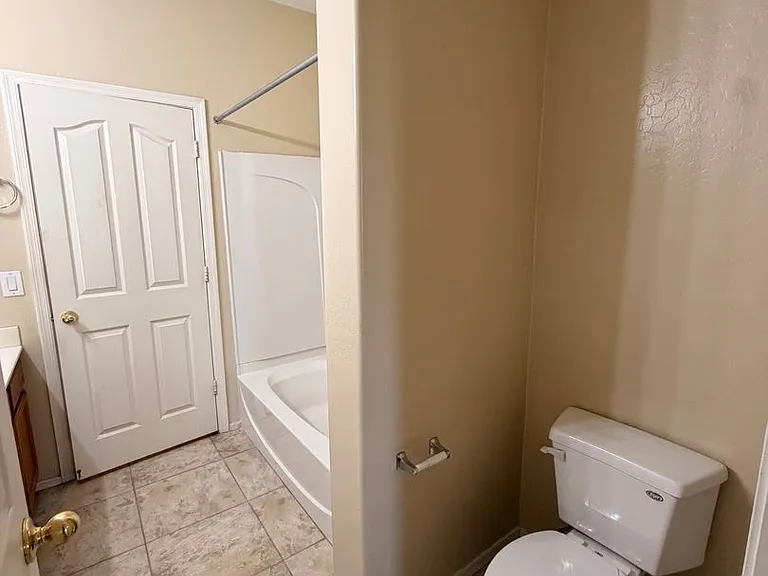 15227 W Jackson St — Photo 18