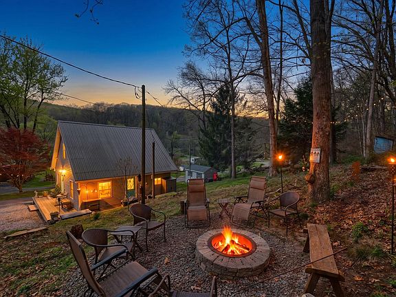 2nd image of 2225 Lake Dr