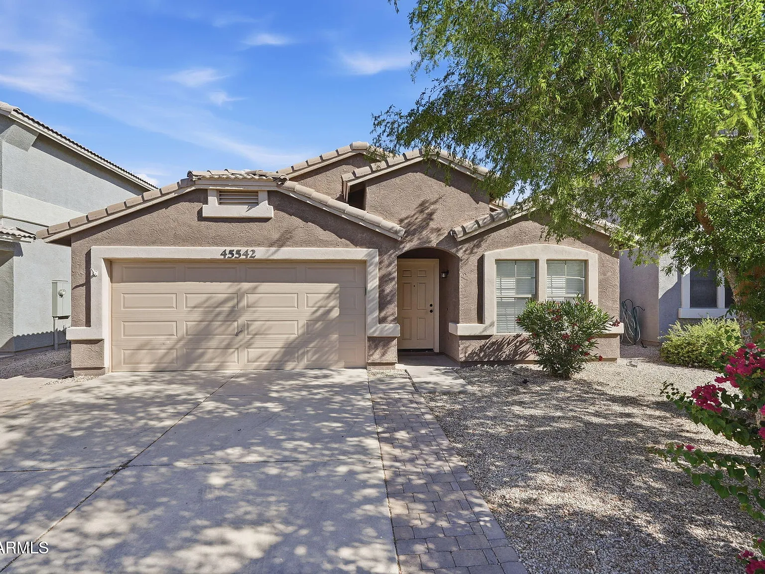 4 bed, 2.0 bath, 1925 sqft, $1,995 — Photo 1