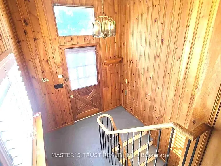 86 Rockport Cres #MAIN FL — Photo 3