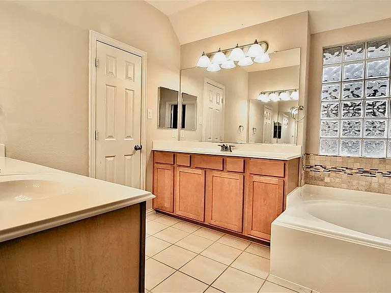 9829 Lightcatcher Dr — Photo 14