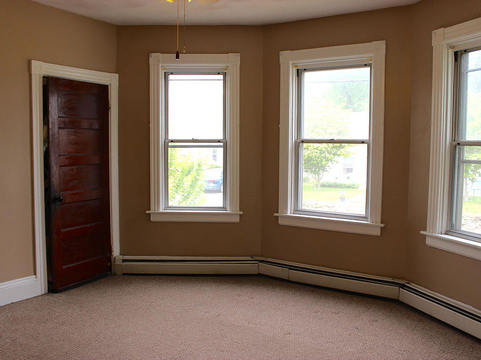 1st image of 85 Hedley Ave #1ST