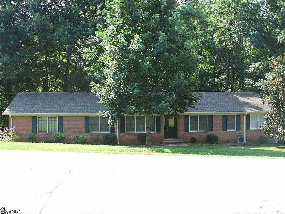 1st image of 107 Forest Hills Dr