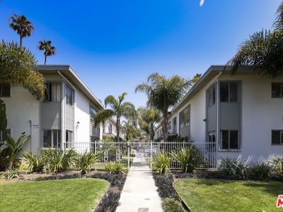 326 San Vicente Blvd, Santa Monica, CA, 90402