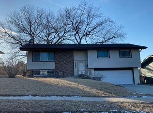 4922 S 91st St, Omaha, NE 68127