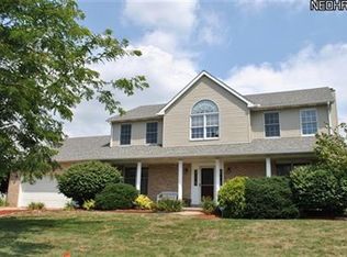 217 Brookpoint St NW, North Canton, OH 44720