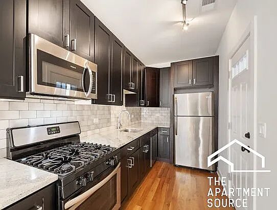 2nd image of 2206 W Eastwood Ave #1N
