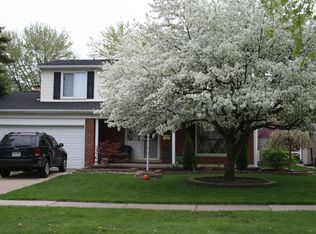 11670 Eldorado Dr, Sterling Heights, MI 48312