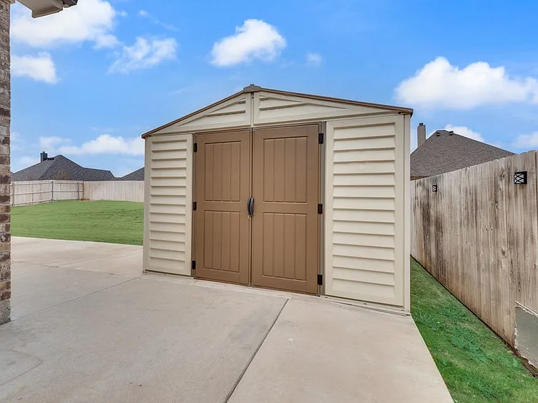 1424 Silent Springs Dr — Photo 30