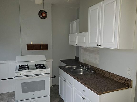 2nd image of 42 Amity St Floor 2
