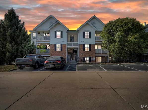 420 Benton Dr APT C, Saint Peters, MO 63376