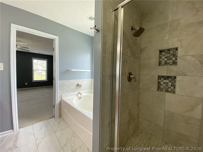 117 Scranton Ct — Photo 16