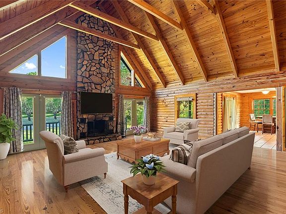 4th image of 2404 Hunters Ridge Dr