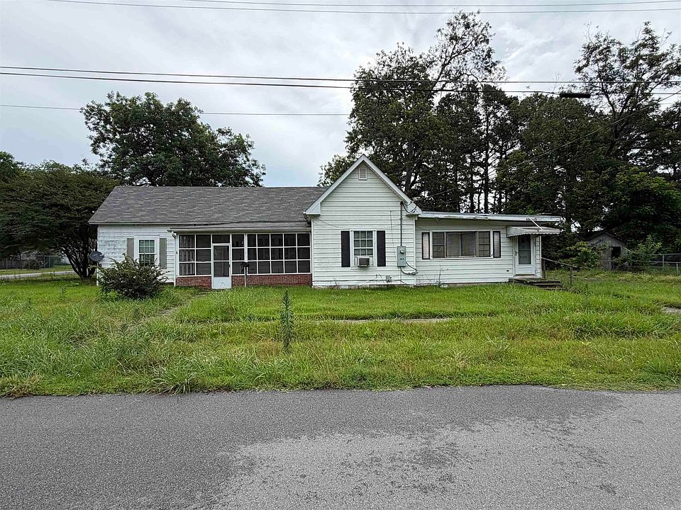 2nd image of 303 Reynolds St