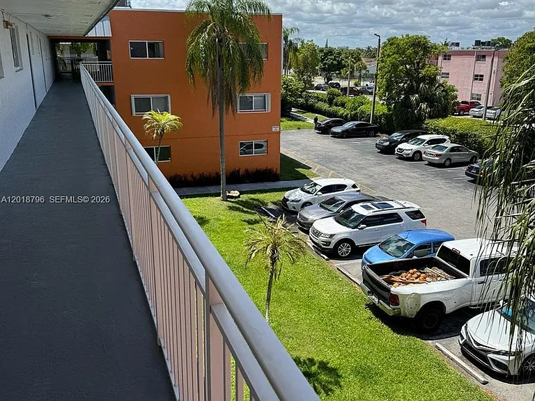 11307 SW 200th St #310-B — Photo 4