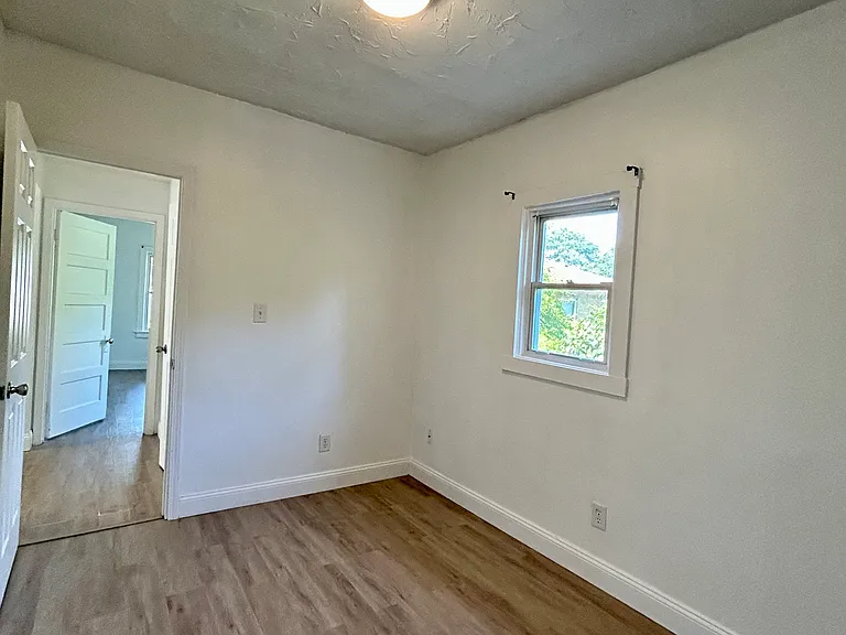 4447 Mayhew Ave — Photo 10