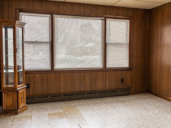 3rd image of 3808 Euclid Ave