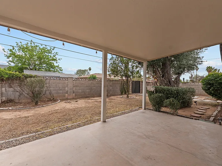 1229 E Manhatton Dr — Photo 24