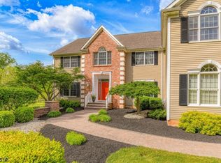 29 Grandin Rd, Annandale, NJ 08801