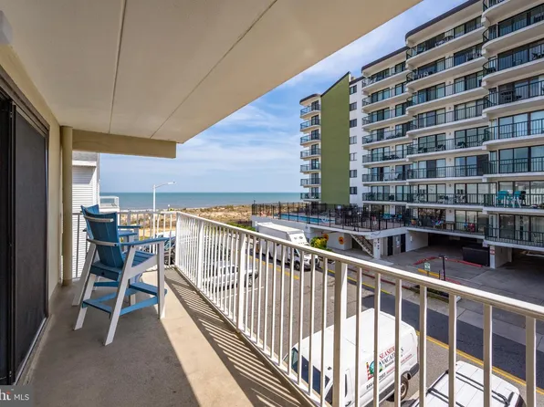8 35th St Unit 201, Ocean City, MD 21842