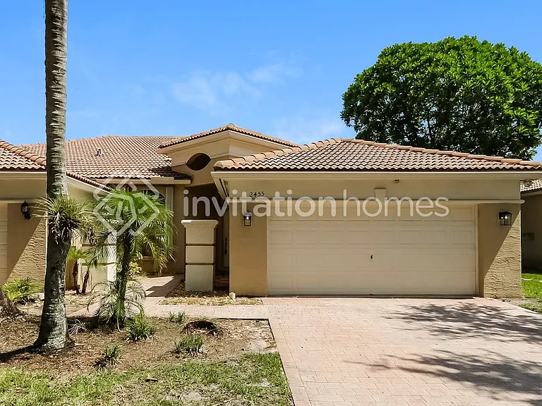 2455 Sandy Cay — Photo 1