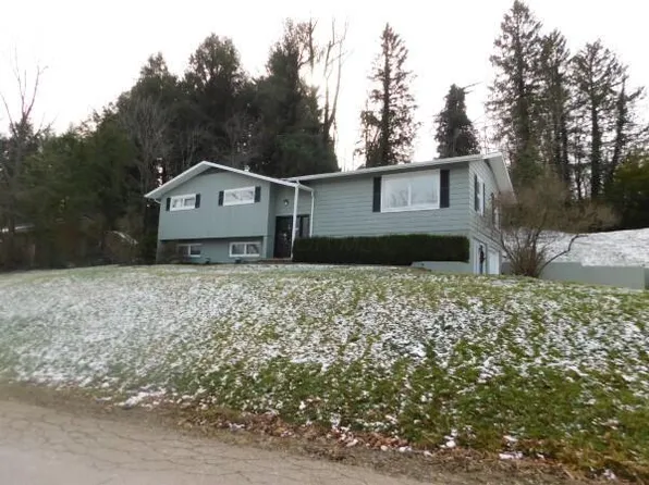 743 Summit Dr, Logan, OH 43138