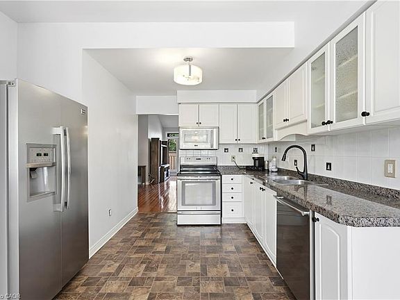 3rd image of 96 Greentrail Dr Unit 43