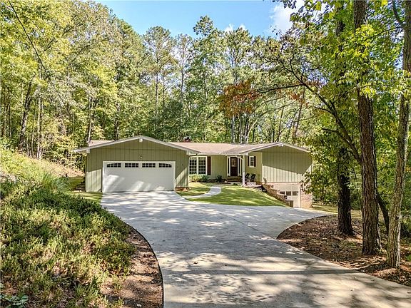 2nd image of 186 Fairview Dr SW