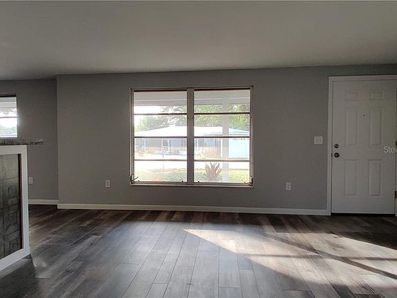 3rd image of 3439 Cambridge Dr Unit 2