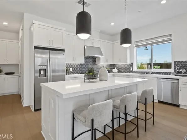 237 Westdale, Irvine, CA 92618