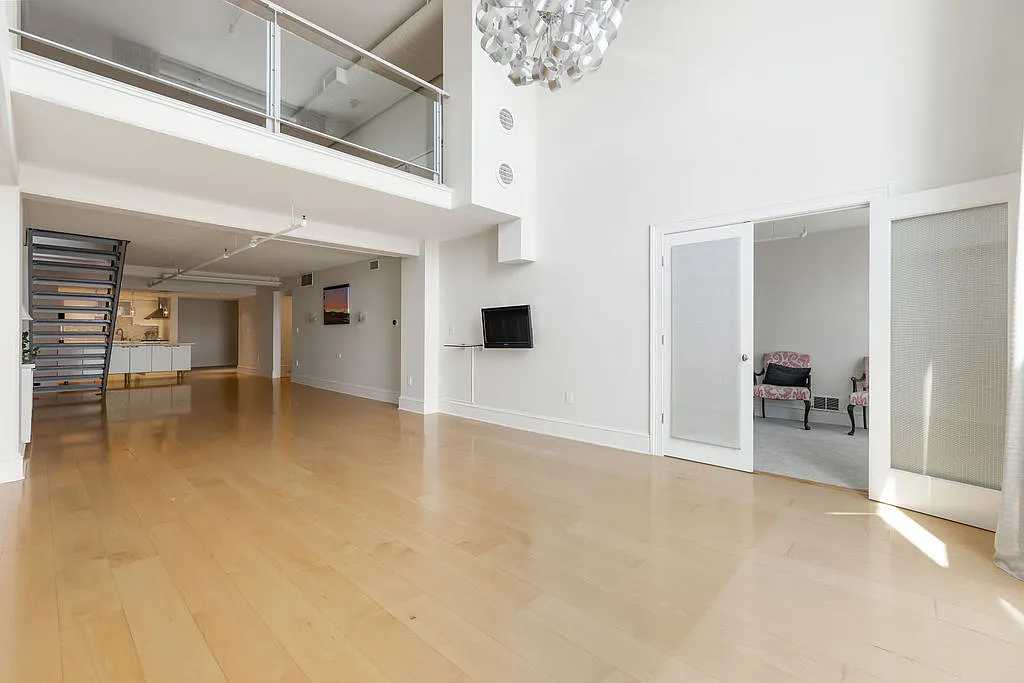 2 bed, 2.5 bath, 2351 sqft, $8,300 — Photo 4