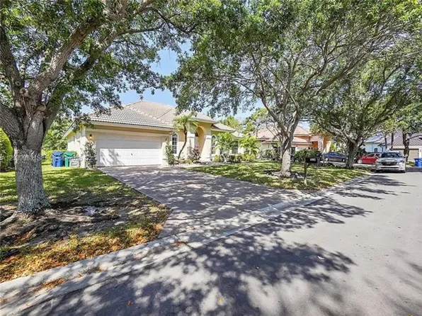 1574 NW 103rd Ter, Pompano Beach, FL 33071
