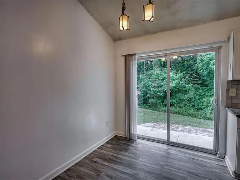 2119 Briar Glen Ln SW — Photo 11