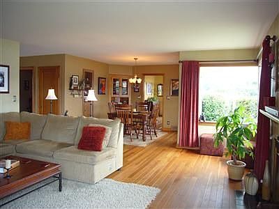 liiving room looking towards kitchen