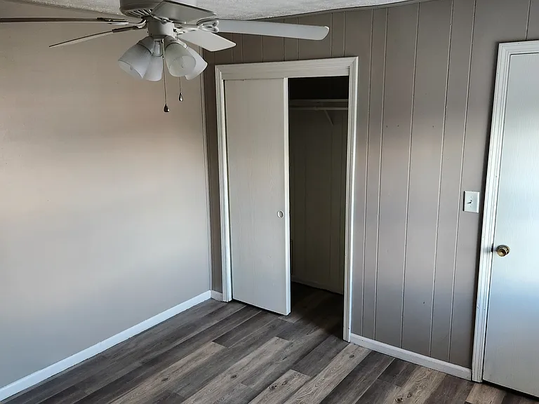 213 E Center St #B — Photo 14