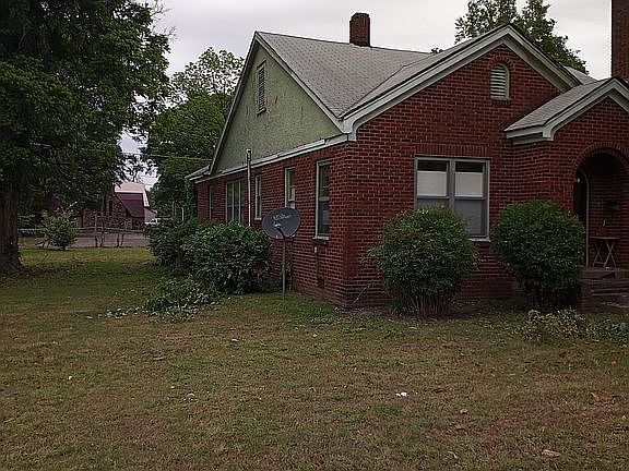 2nd image of 502 W Hale Ave