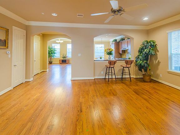 3rd image of 10052 Holly Chase Dr