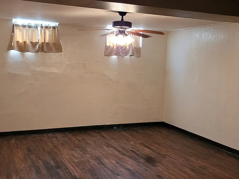 1037 N Woodrow Ave — Photo 11