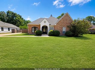 913 Bohne Rd, Port Allen, LA 70767